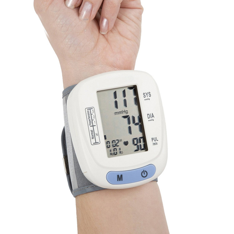 Monitor de tensiune arterială de la încheietură fără fir